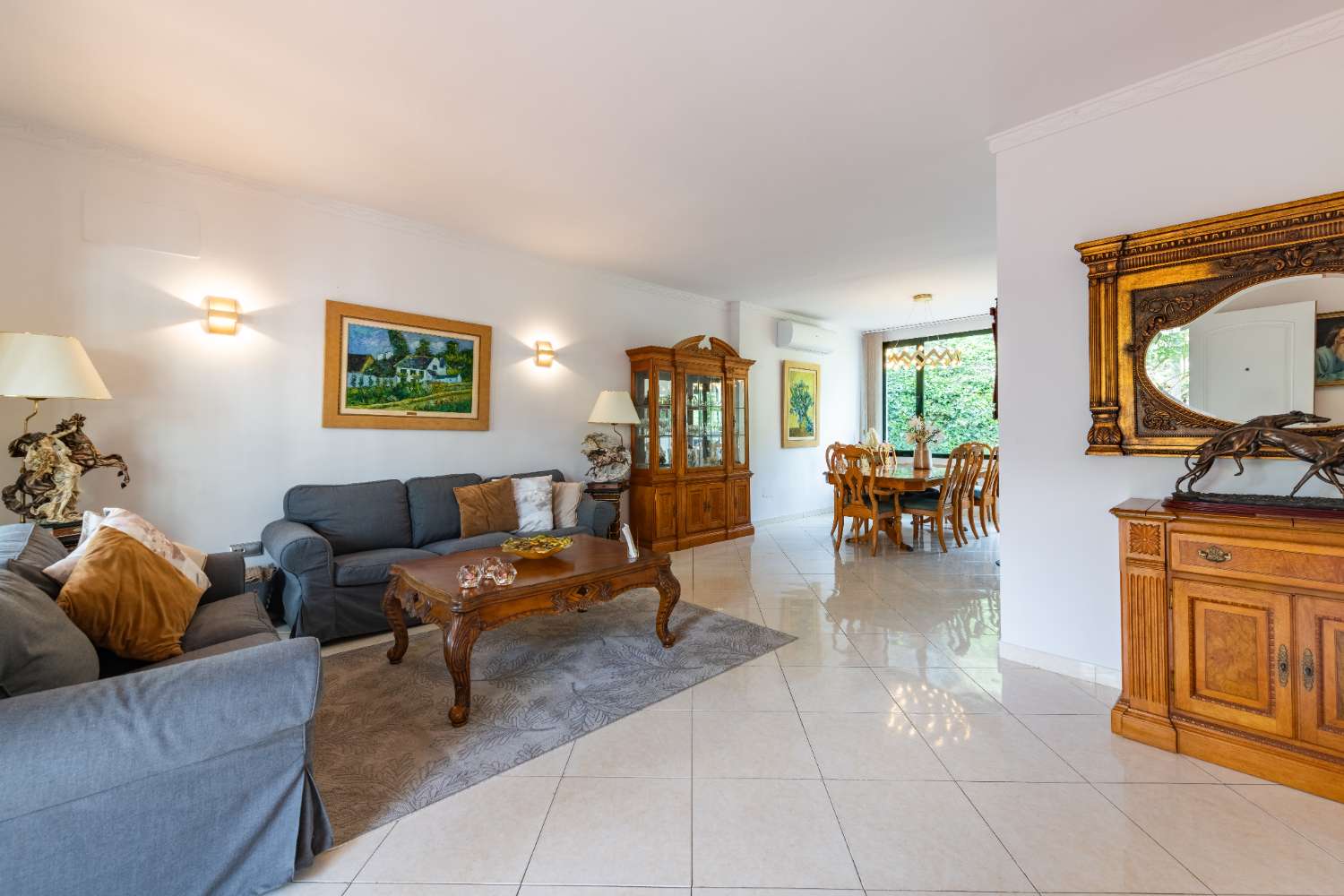 MIDDEN IN HET SEIZOEN, TE HUUR VAN 09-01-2026 - 30-06-20267 PRACHTIGE TWEE-EEN-KAP VILLA IN BENALMADENA COSTA