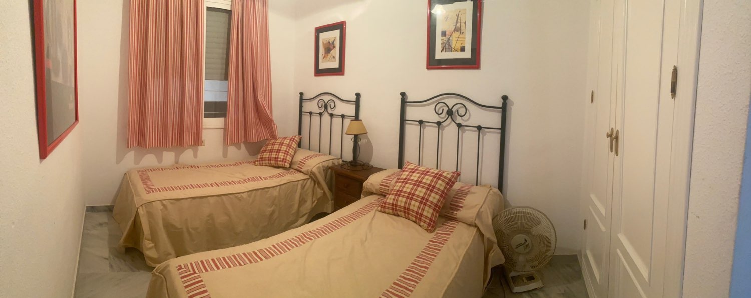 MEDIA TEMPORADA. SE ALQUILA DE 1.9.26-30.6.27 BONITO APARTAMENTO CON VISTAS AL MAR EN LOS BOLICHES (FUENGIROLA)