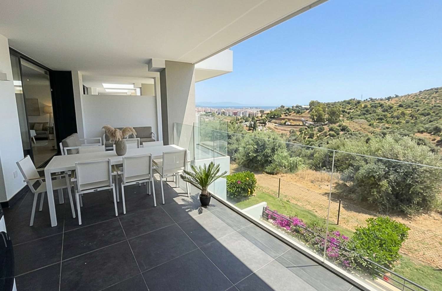 Media Temporada . Se alquila desde 1.9.26-31.5.27 bonito apartamento en Montemar cerca de la Carihuela ( Torremolinos )
