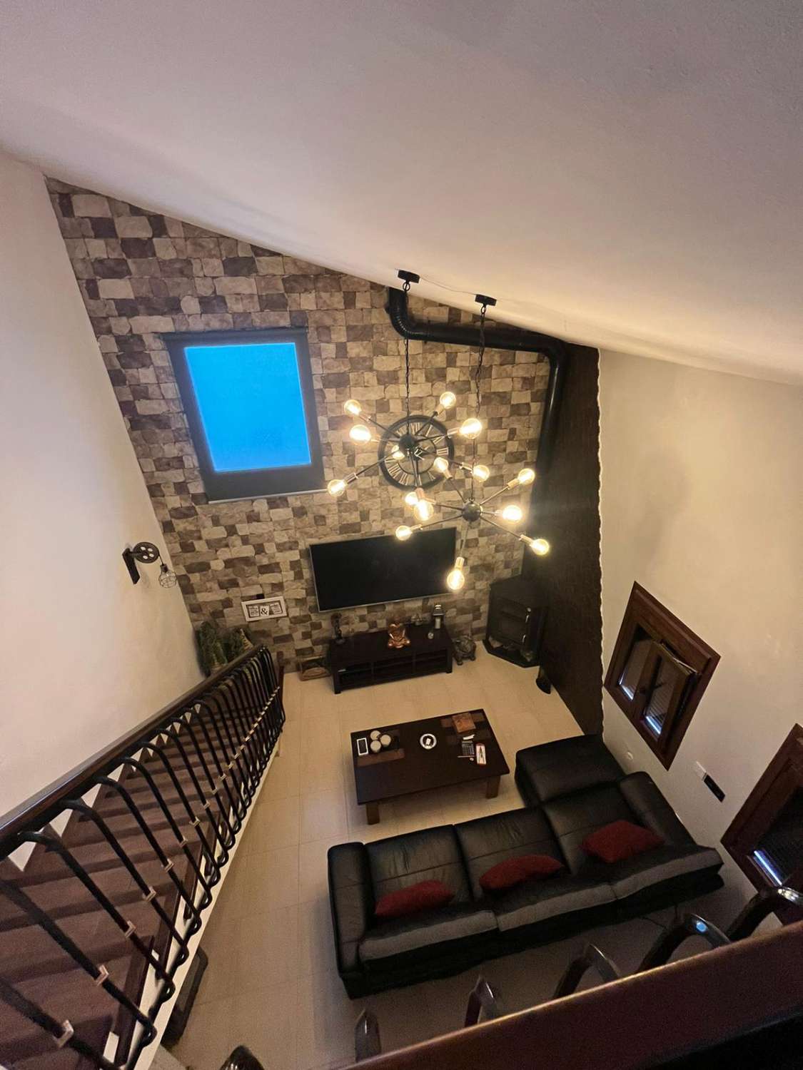 Larga temporada . Se alquila bonito chalet adosado con vistas al mar en Torremuelle (Benalmadena)
