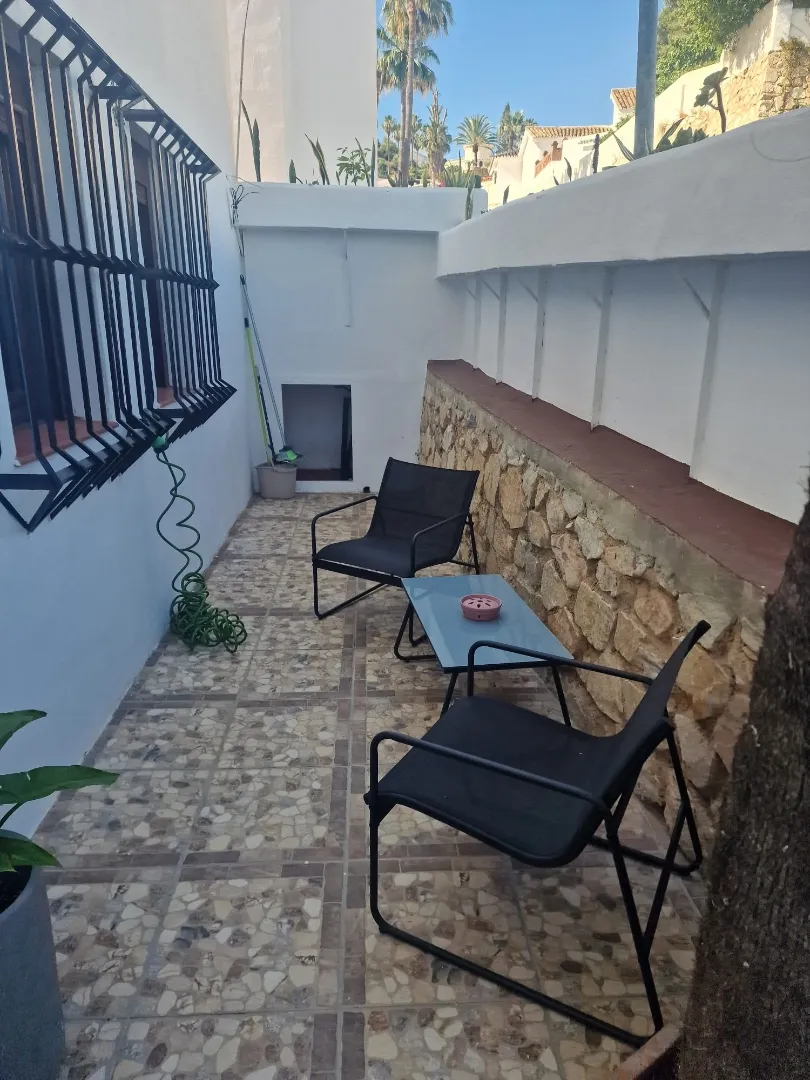 Larga temporada . Se alquila bonito chalet adosado con vistas al mar en Torremuelle (Benalmadena)