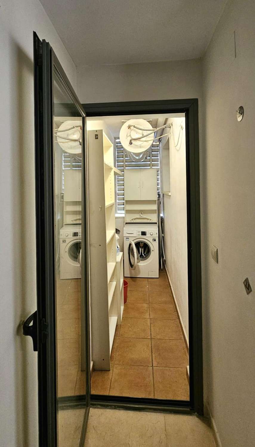 Praktfull leilighet med havutsikt til salgs i Calahonda (Mijas)