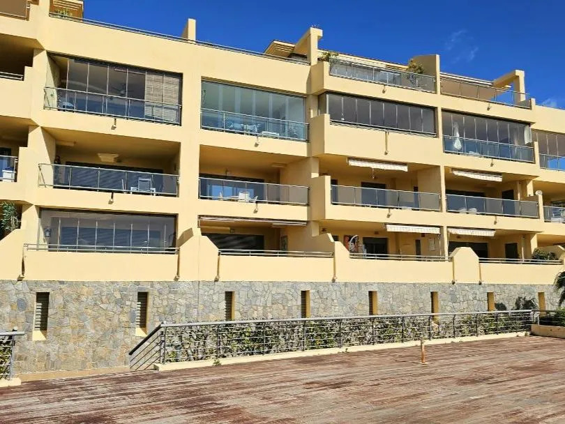 Praktfull leilighet med havutsikt til salgs i Calahonda (Mijas)