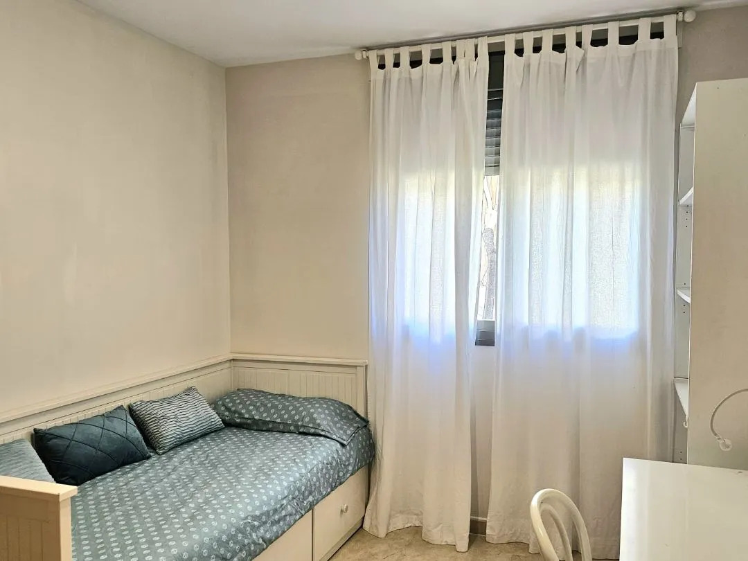 Praktfull leilighet med havutsikt til salgs i Calahonda (Mijas)