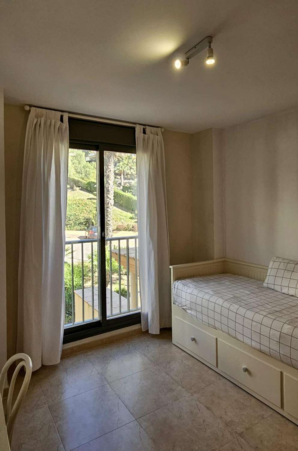 Praktfull leilighet med havutsikt til salgs i Calahonda (Mijas)