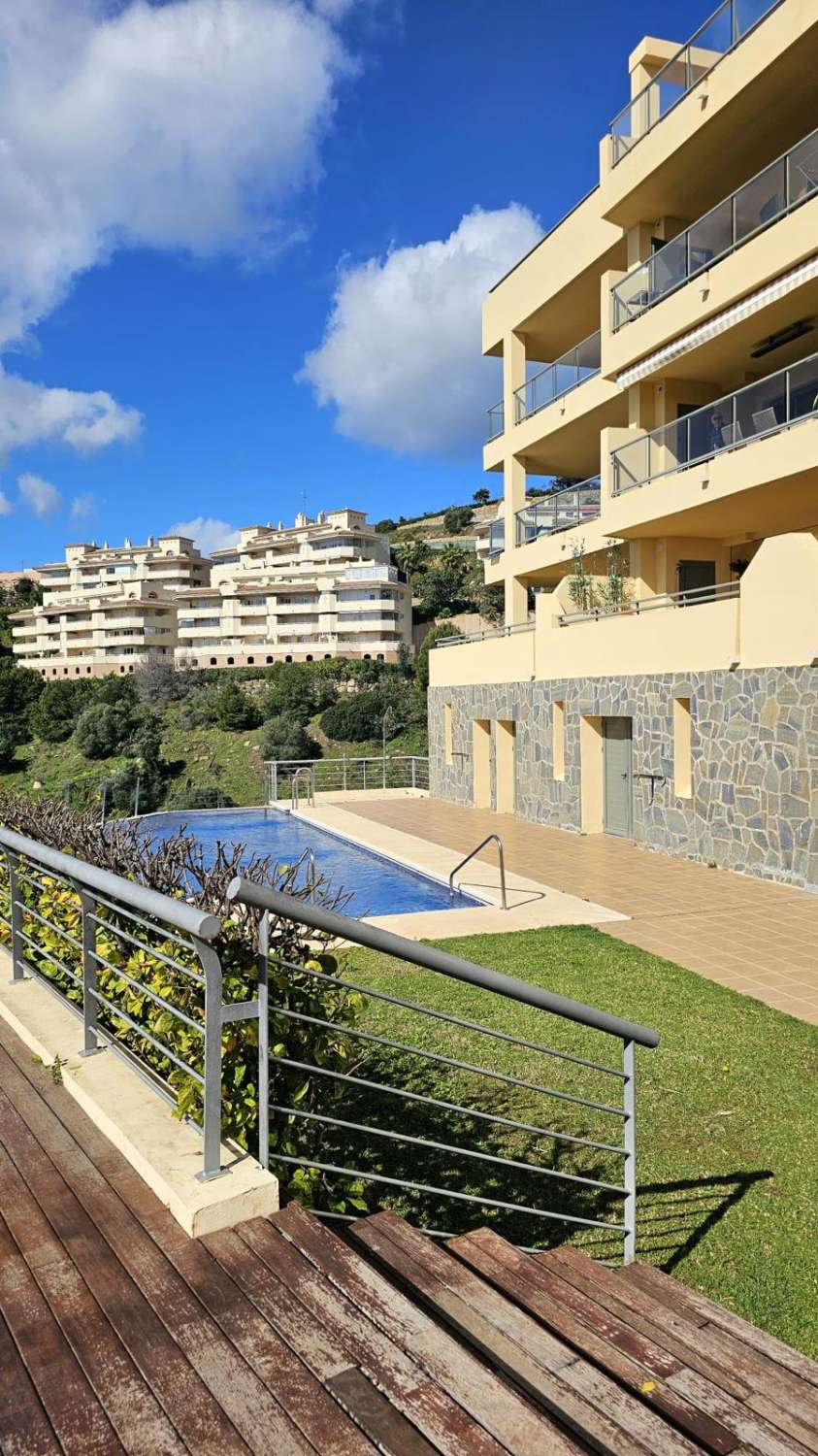 Praktfull leilighet med havutsikt til salgs i Calahonda (Mijas)