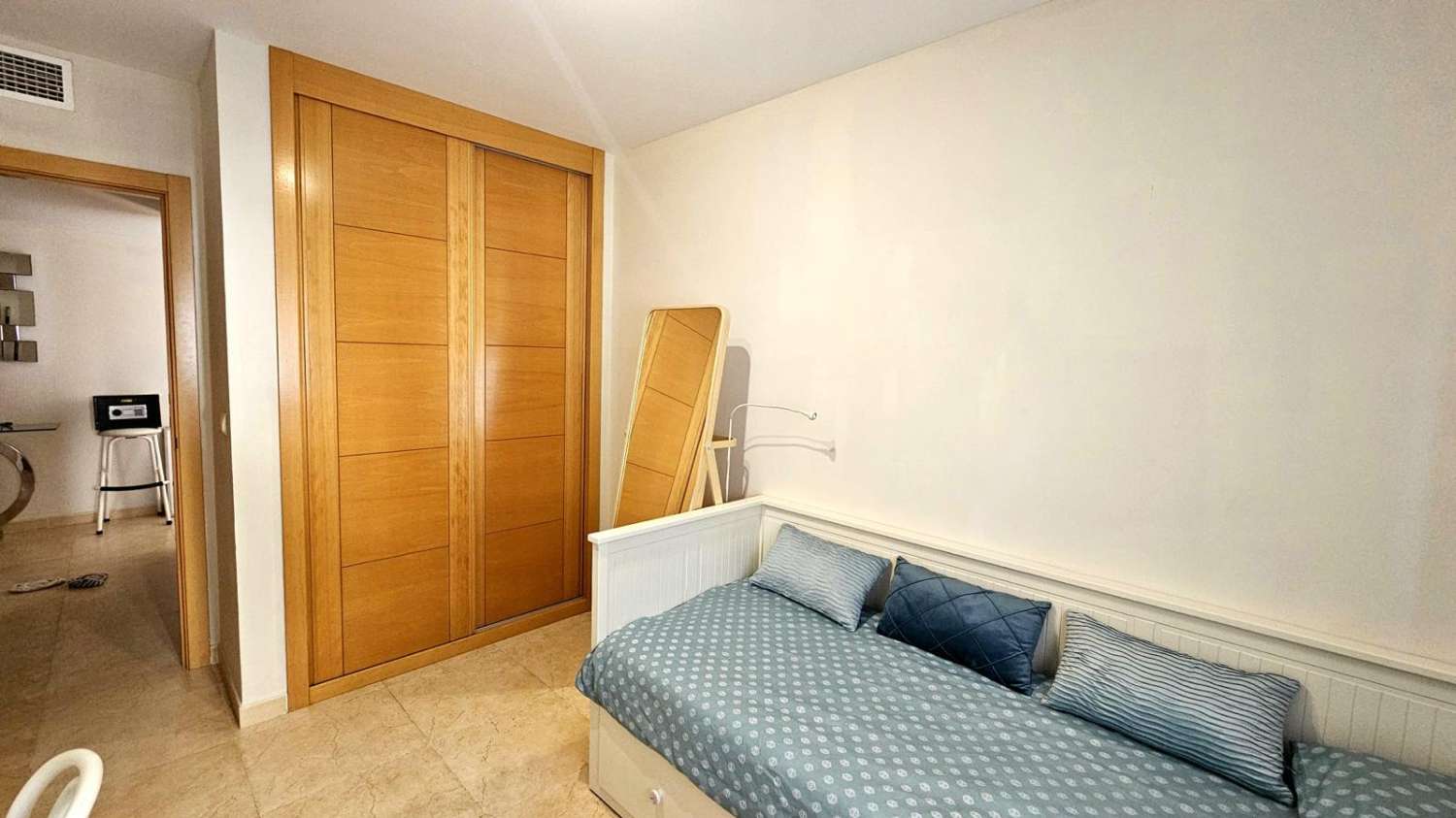 Praktfull leilighet med havutsikt til salgs i Calahonda (Mijas)