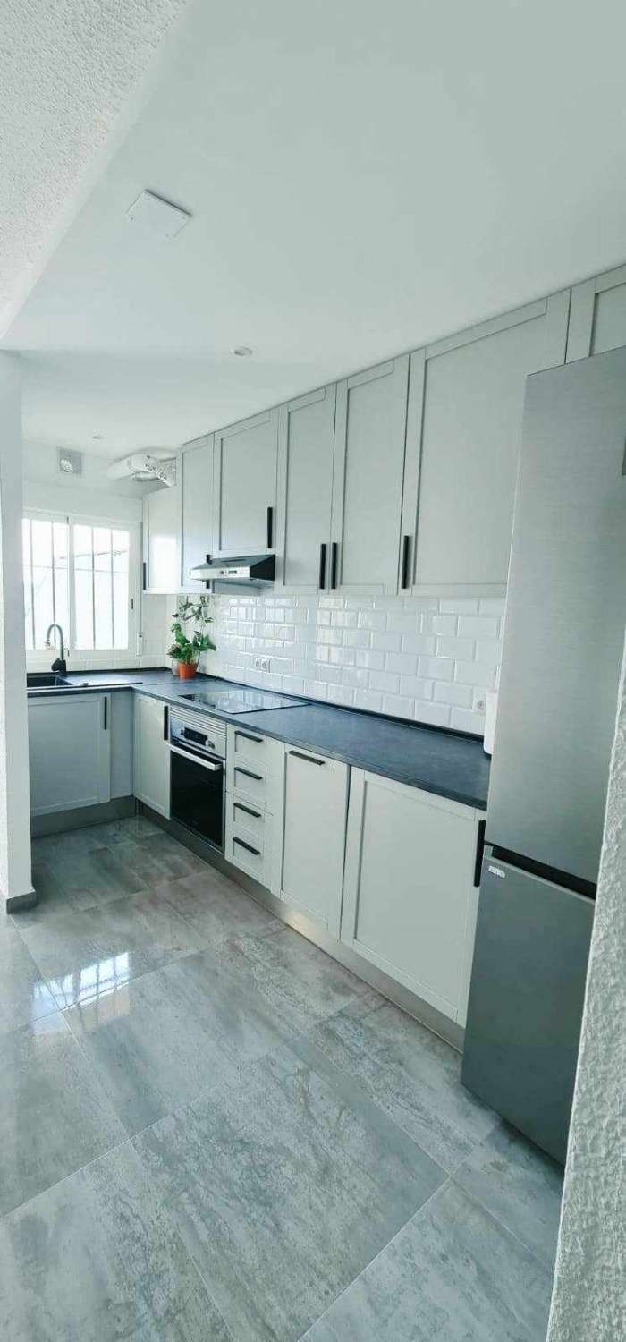 SE ALQUILA BONITO APARTAMENTO DESDE  01.0.9.26-30.6.27 EN ARROYO DE LA MIEL (BENALMÁDENA).