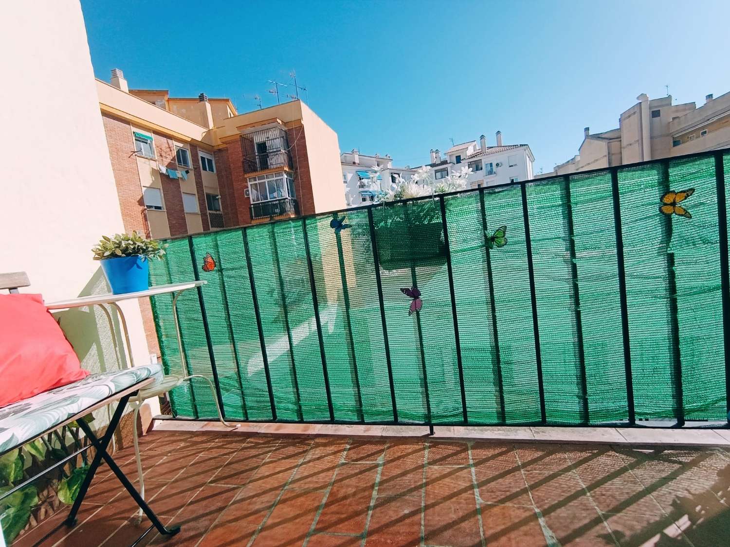 SE ALQUILA BONITO APARTAMENTO DESDE  01.0.9.26-30.6.27 EN ARROYO DE LA MIEL (BENALMÁDENA).