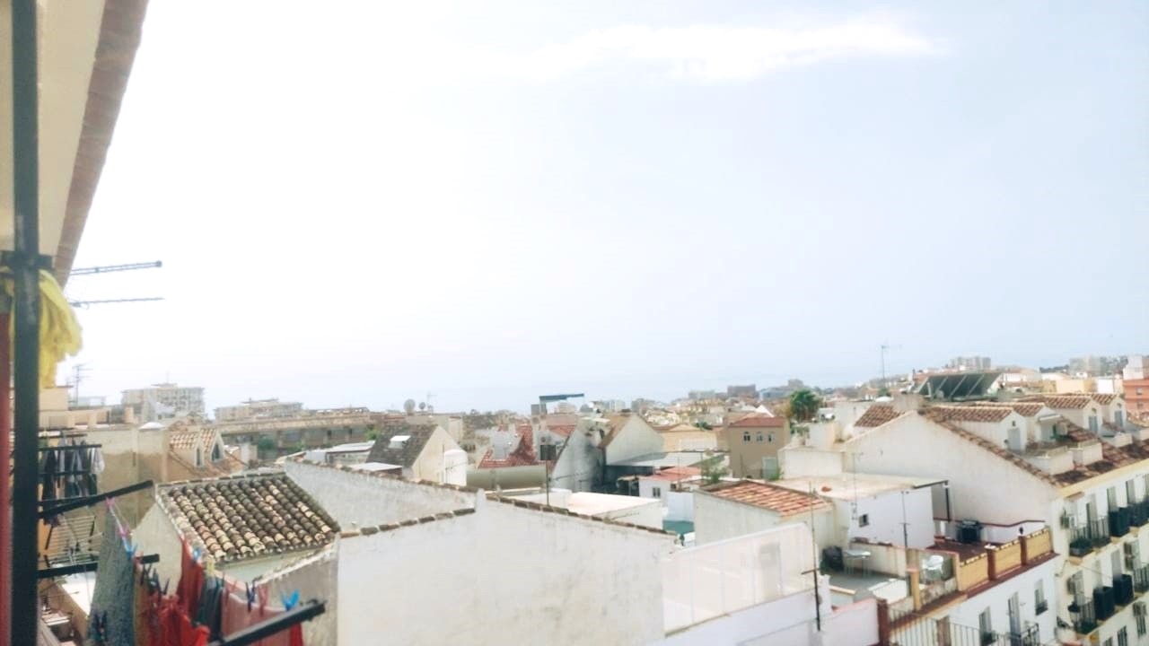 SE ALQUILA BONITO APARTAMENTO DESDE  01.0.9.26-30.6.27 EN ARROYO DE LA MIEL (BENALMÁDENA).