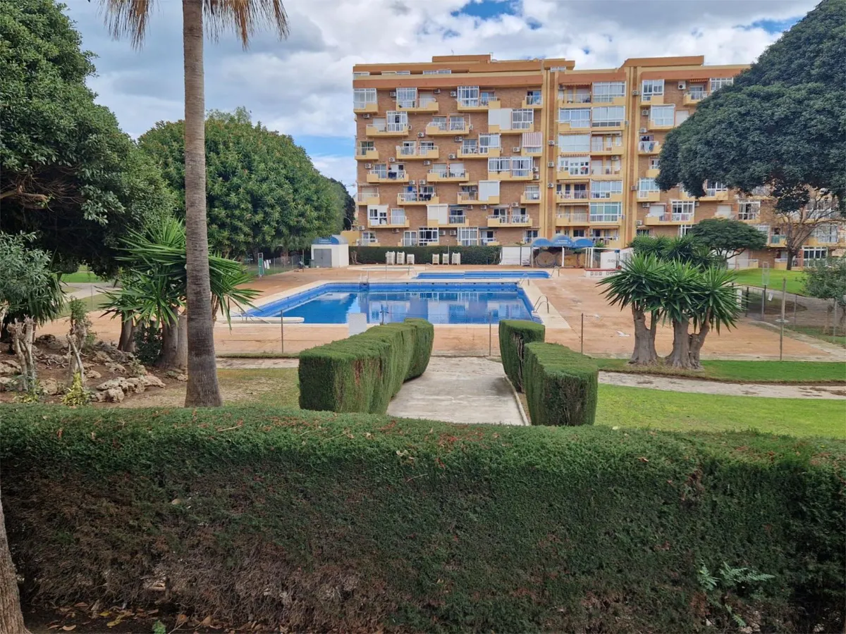 Media Temporada  . Se alquila desde 1.10.26-30.6.27 bonito apartamento en Arroyo de la Miel (Benalmádena)