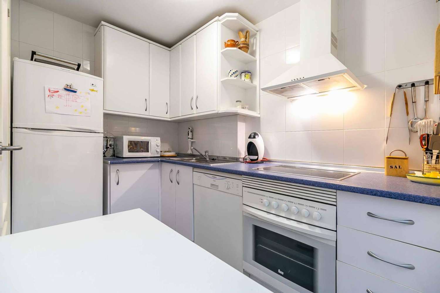 Media Temporada . Se alquila desde  1.9.26-30.6.27   bonito apartamento con vistas al mar  en Torreblanca del Sol (Fuengirola )
