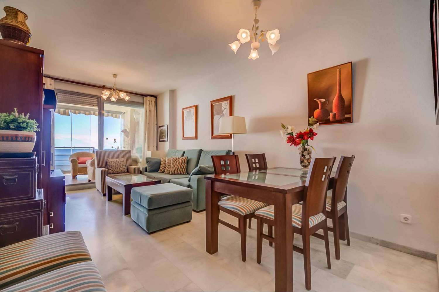 Media Temporada . Se alquila desde  1.9.26-30.6.27   bonito apartamento con vistas al mar  en Torreblanca del Sol (Fuengirola )