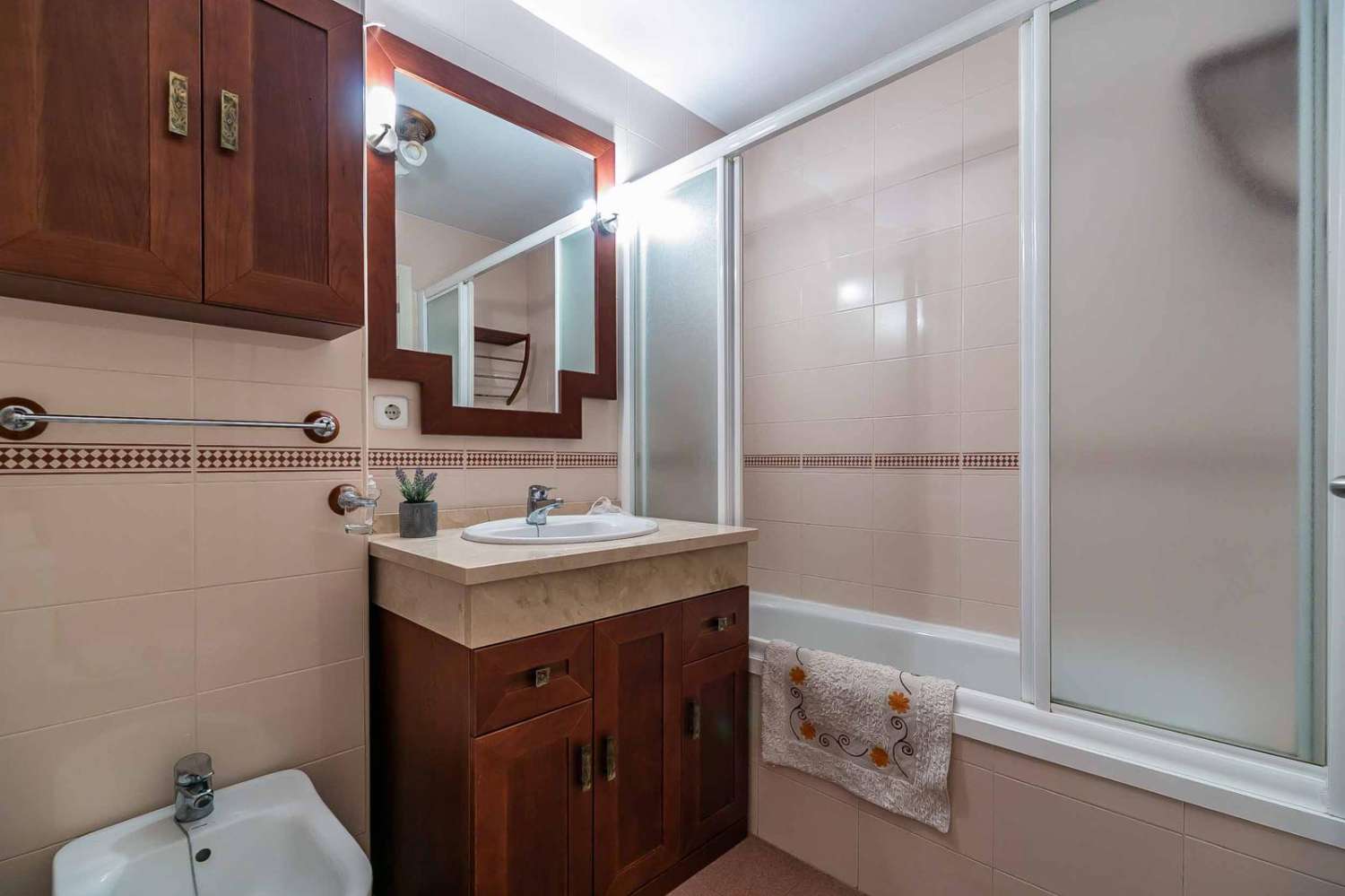 Media Temporada . Se alquila desde  1.9.26-30.6.27   bonito apartamento con vistas al mar  en Torreblanca del Sol (Fuengirola )