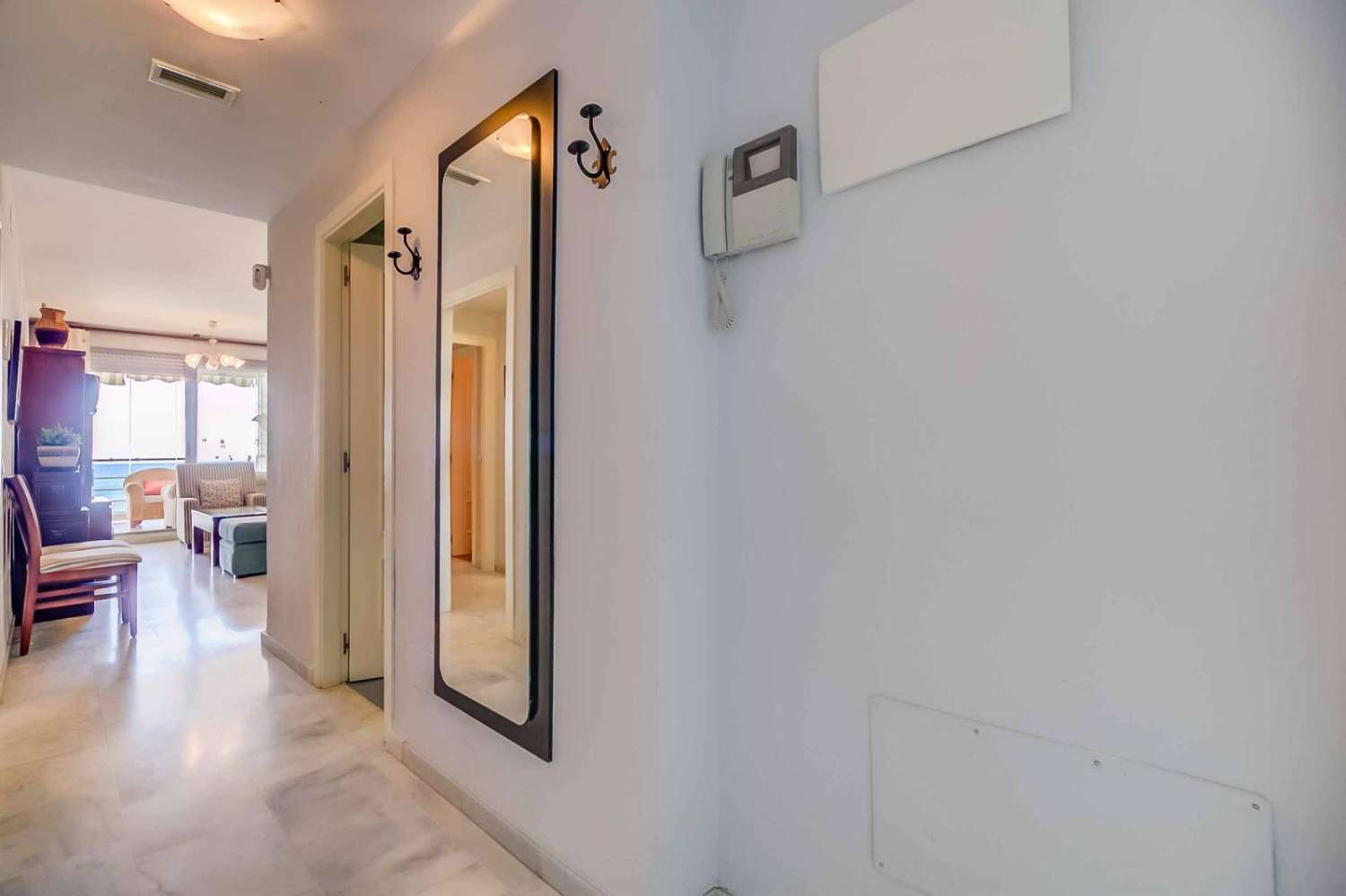 Media Temporada . Se alquila desde  1.9.26-30.6.27   bonito apartamento con vistas al mar  en Torreblanca del Sol (Fuengirola )