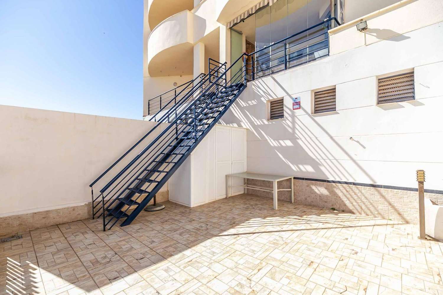 Media Temporada . Se alquila desde  1.9.26-30.6.27   bonito apartamento con vistas al mar  en Torreblanca del Sol (Fuengirola )