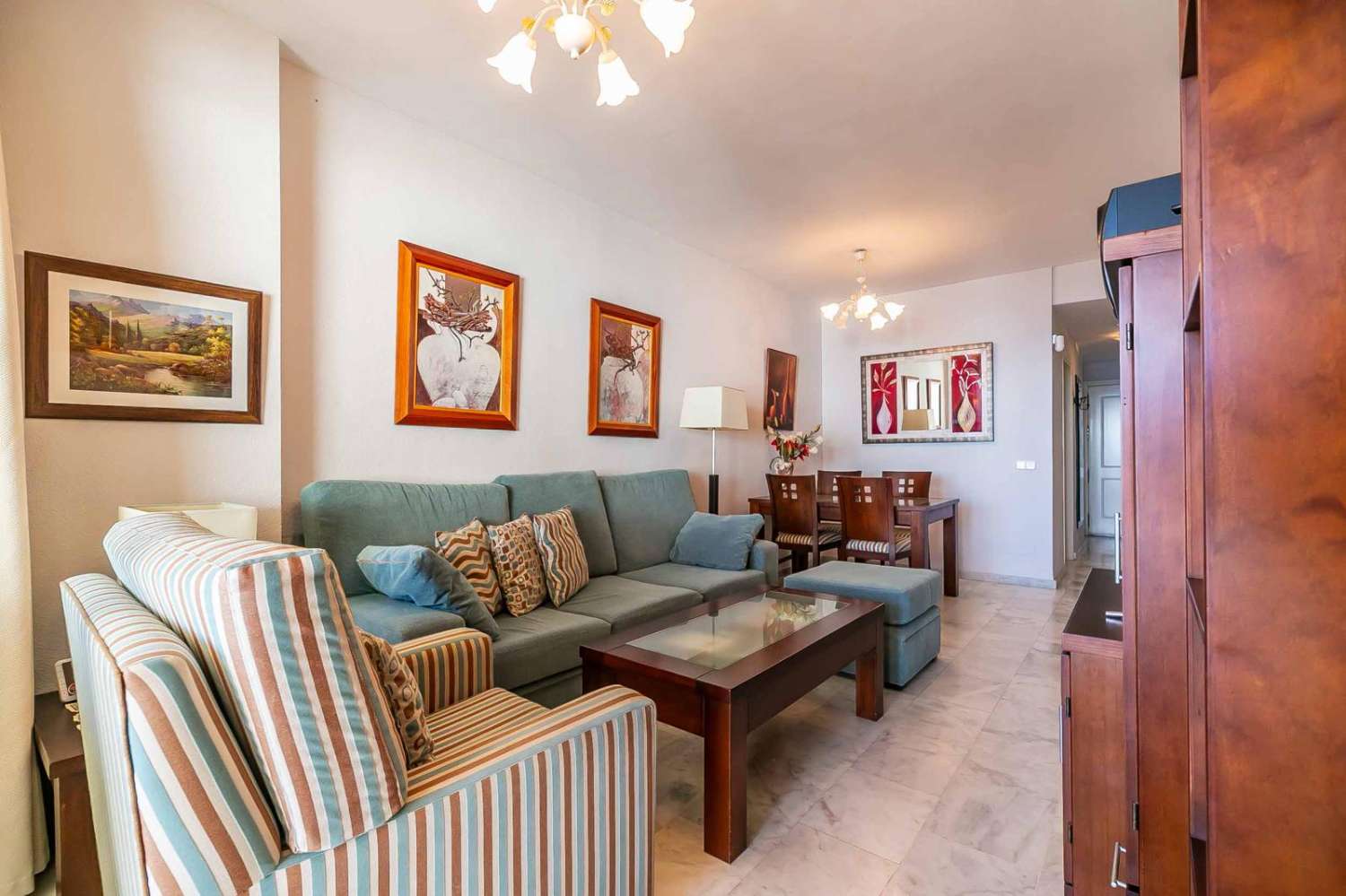 Media Temporada . Se alquila desde  1.9.26-30.6.27   bonito apartamento con vistas al mar  en Torreblanca del Sol (Fuengirola )