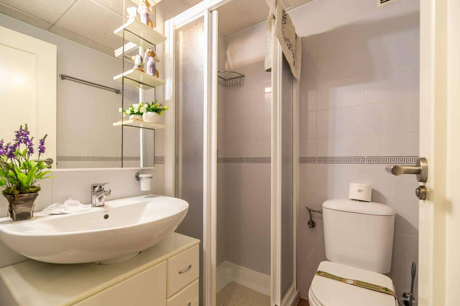 Media Temporada . Se alquila desde  1.9.26-30.6.27   bonito apartamento con vistas al mar  en Torreblanca del Sol (Fuengirola )