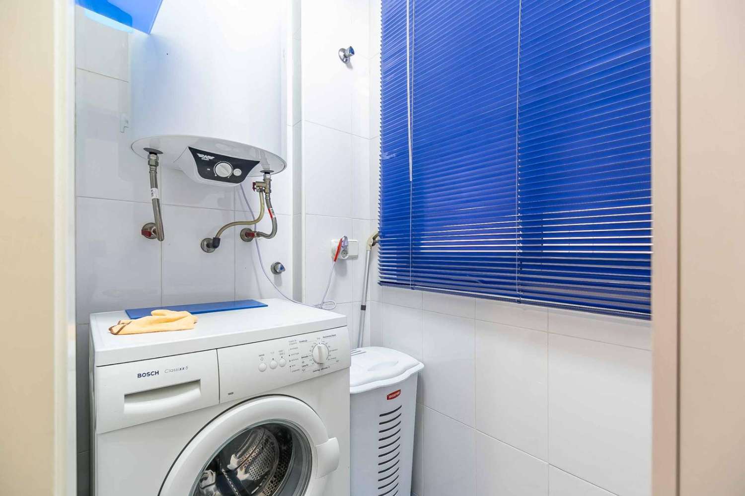 Media Temporada . Se alquila desde  1.9.26-30.6.27   bonito apartamento con vistas al mar  en Torreblanca del Sol (Fuengirola )