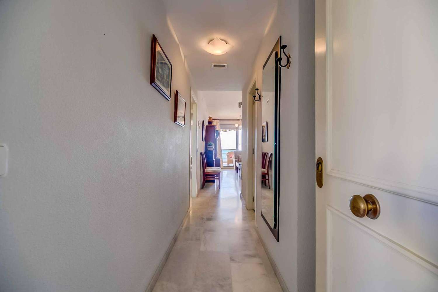 Media Temporada . Se alquila desde  1.9.26-30.6.27   bonito apartamento con vistas al mar  en Torreblanca del Sol (Fuengirola )