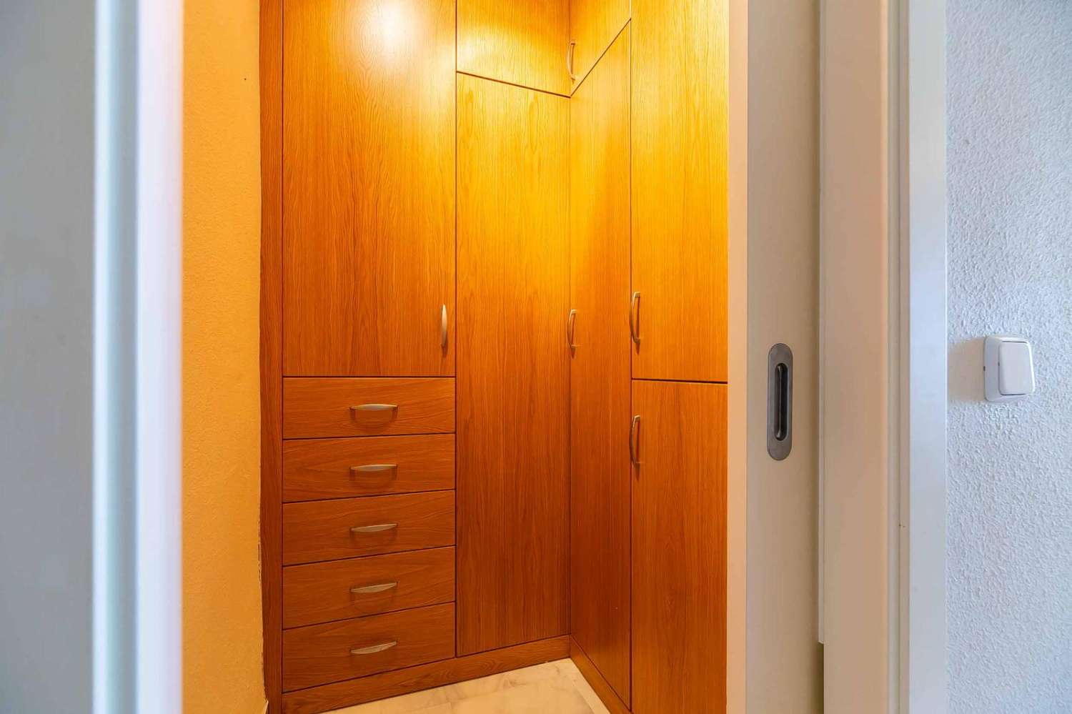 Media Temporada . Se alquila desde  1.9.26-30.6.27   bonito apartamento con vistas al mar  en Torreblanca del Sol (Fuengirola )