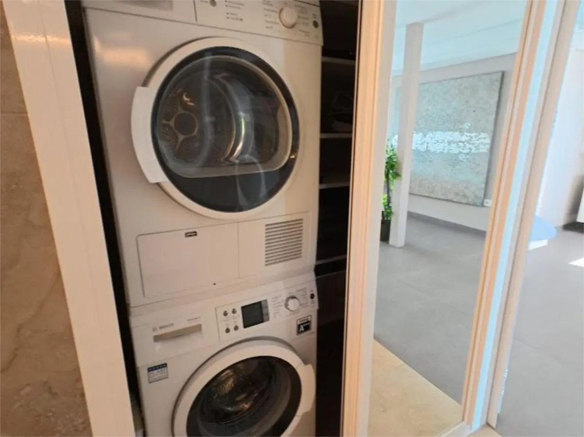SE VENDE MAGNIFICO ATICO EN 1ª LINEA DE PLAYA EN ZONA RIVIERA DE SOL (MIJAS)