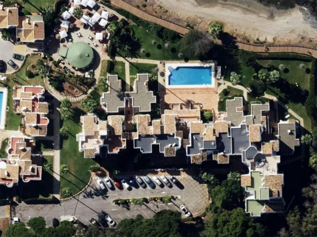 SE VENDE MAGNIFICO ATICO EN 1ª LINEA DE PLAYA EN ZONA RIVIERA DE SOL (MIJAS)