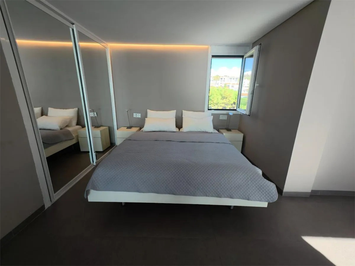 SE VENDE MAGNIFICO ATICO EN 1ª LINEA DE PLAYA EN ZONA RIVIERA DE SOL (MIJAS)