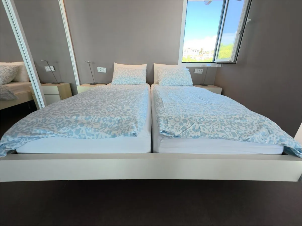 SE VENDE MAGNIFICO ATICO EN 1ª LINEA DE PLAYA EN ZONA RIVIERA DE SOL (MIJAS)