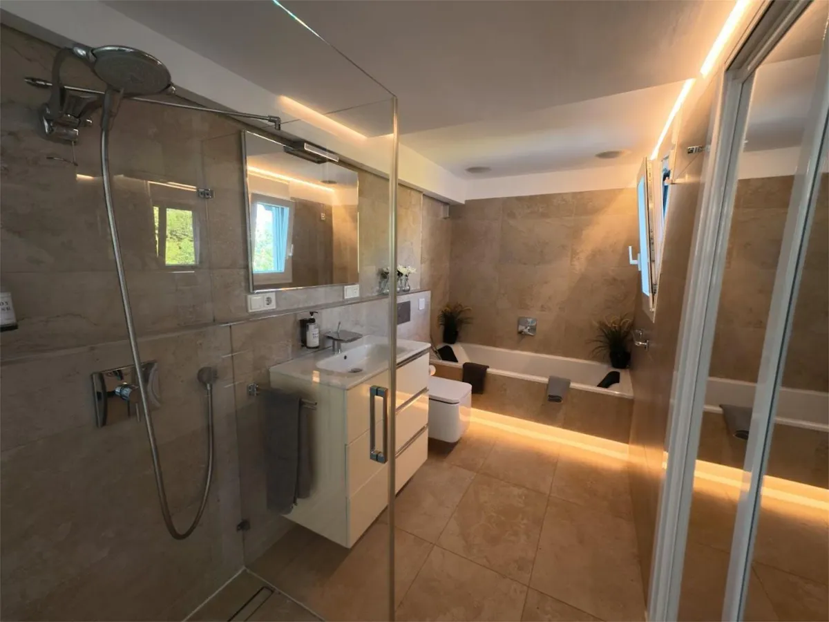 SE VENDE MAGNIFICO ATICO EN 1ª LINEA DE PLAYA EN ZONA RIVIERA DE SOL (MIJAS)