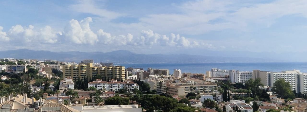 Se vende magnifico apartamento con vistas al mar cerca de Puerto Marina ( Benalmadena)