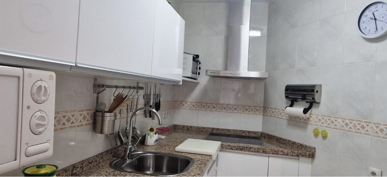 Se vende magnifico apartamento con vistas al mar cerca de Puerto Marina ( Benalmadena)