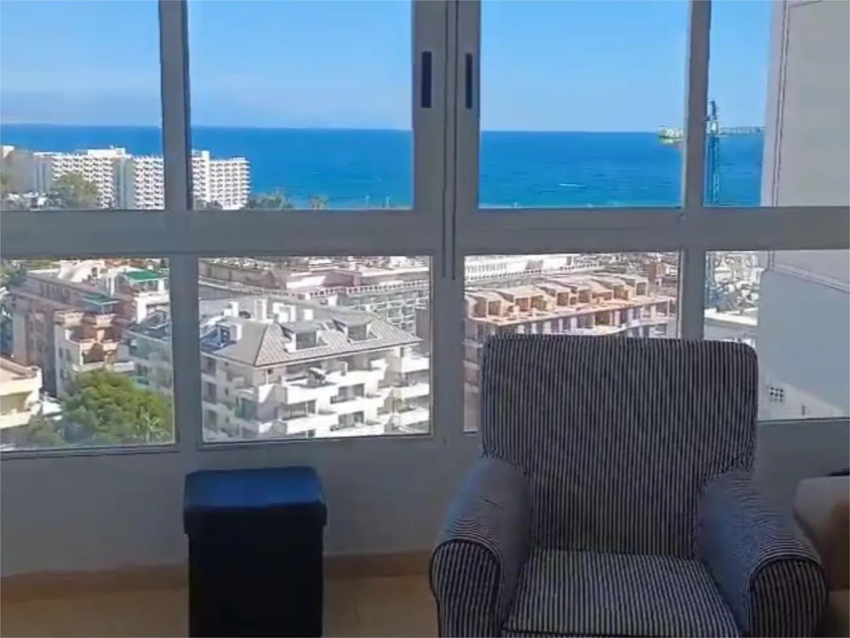 Se vende magnifico apartamento con vistas al mar cerca de Puerto Marina ( Benalmadena)