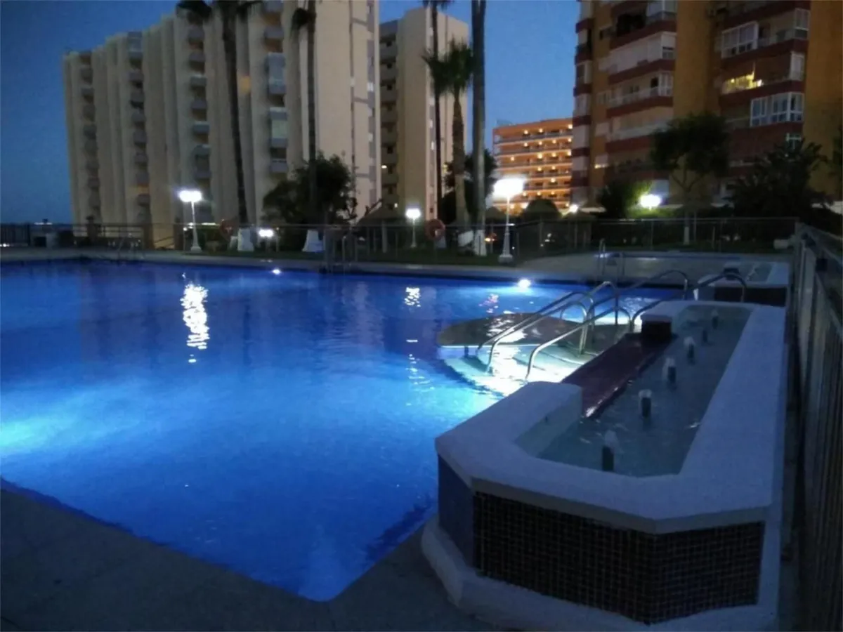 Se vende magnifico apartamento con vistas al mar cerca de Puerto Marina ( Benalmadena)