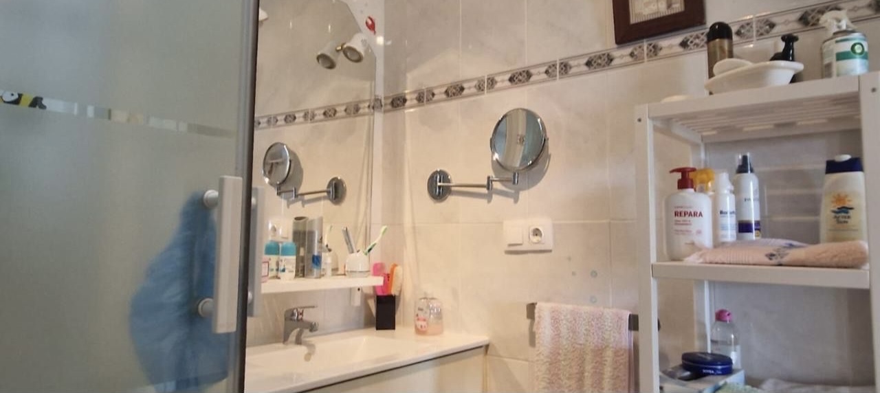 Se vende magnifico apartamento con vistas al mar cerca de Puerto Marina ( Benalmadena)