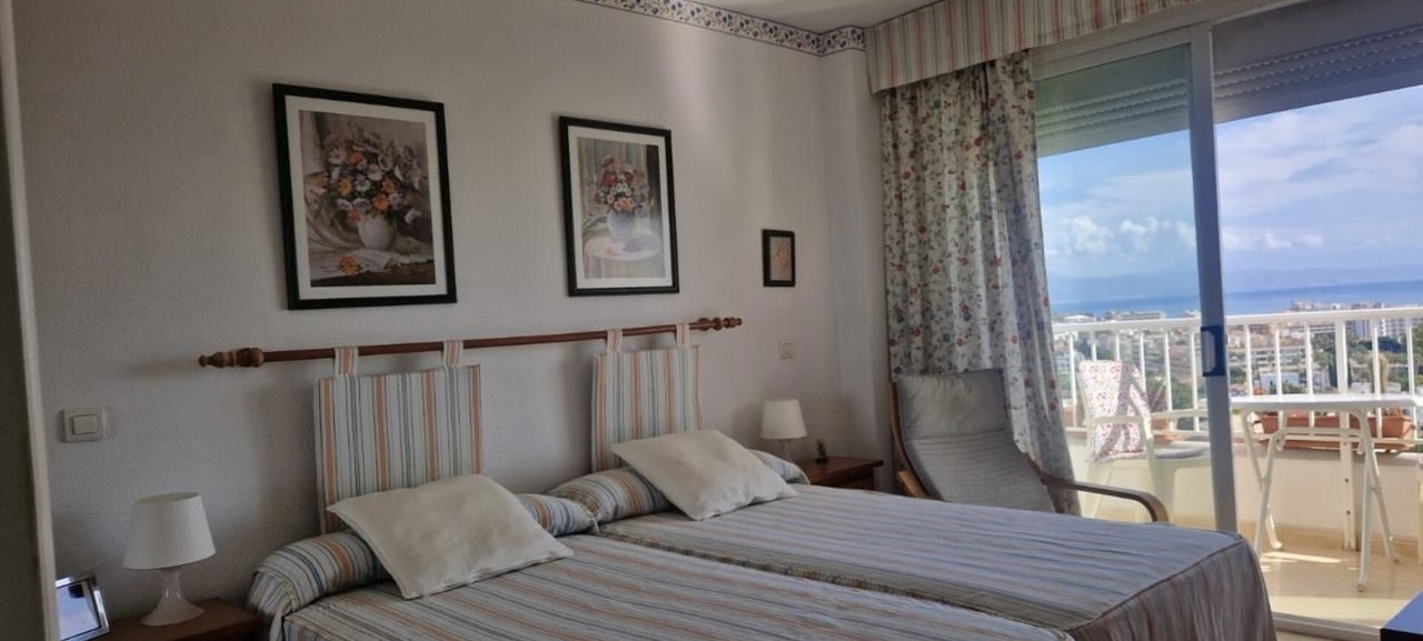 Se vende magnifico apartamento con vistas al mar cerca de Puerto Marina ( Benalmadena)