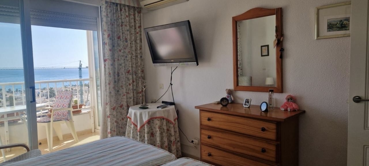 Se vende magnifico apartamento con vistas al mar cerca de Puerto Marina ( Benalmadena)