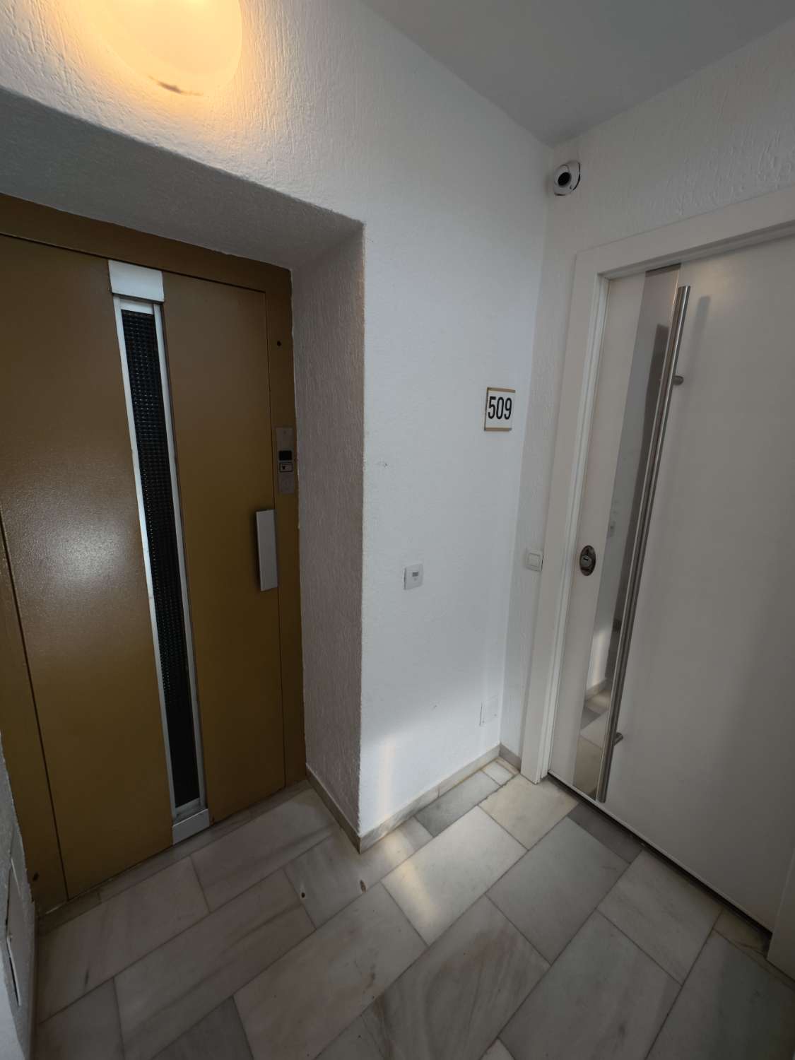 Se vende  magnifico apartamento en 1ª linea de playa en zona Riviera del Sol (Mijas )
