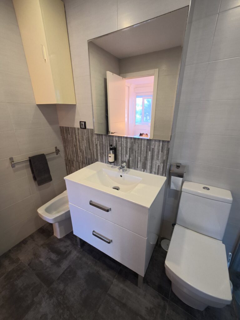 Se vende  magnifico apartamento en 1ª linea de playa en zona Riviera del Sol (Mijas )