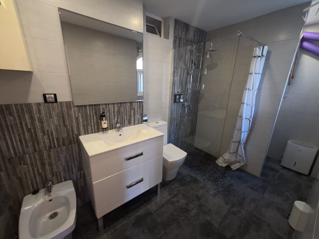 Se vende  magnifico apartamento en 1ª linea de playa en zona Riviera del Sol (Mijas )