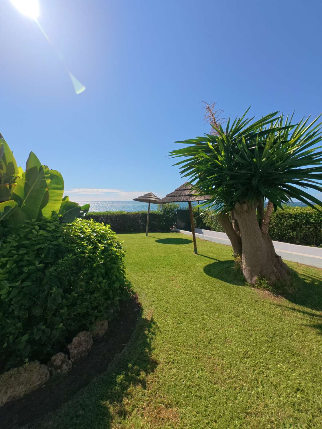 Se vende  magnifico apartamento en 1ª linea de playa en zona Riviera del Sol (Mijas )