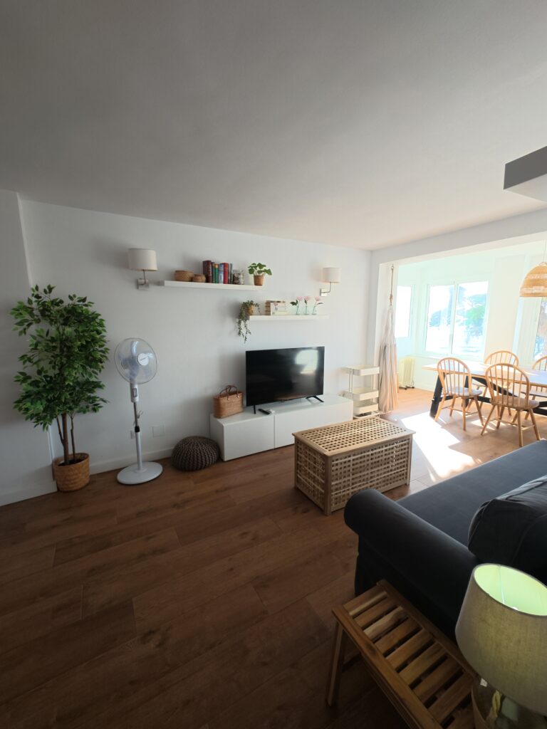 Se vende  magnifico apartamento en 1ª linea de playa en zona Riviera del Sol (Mijas )