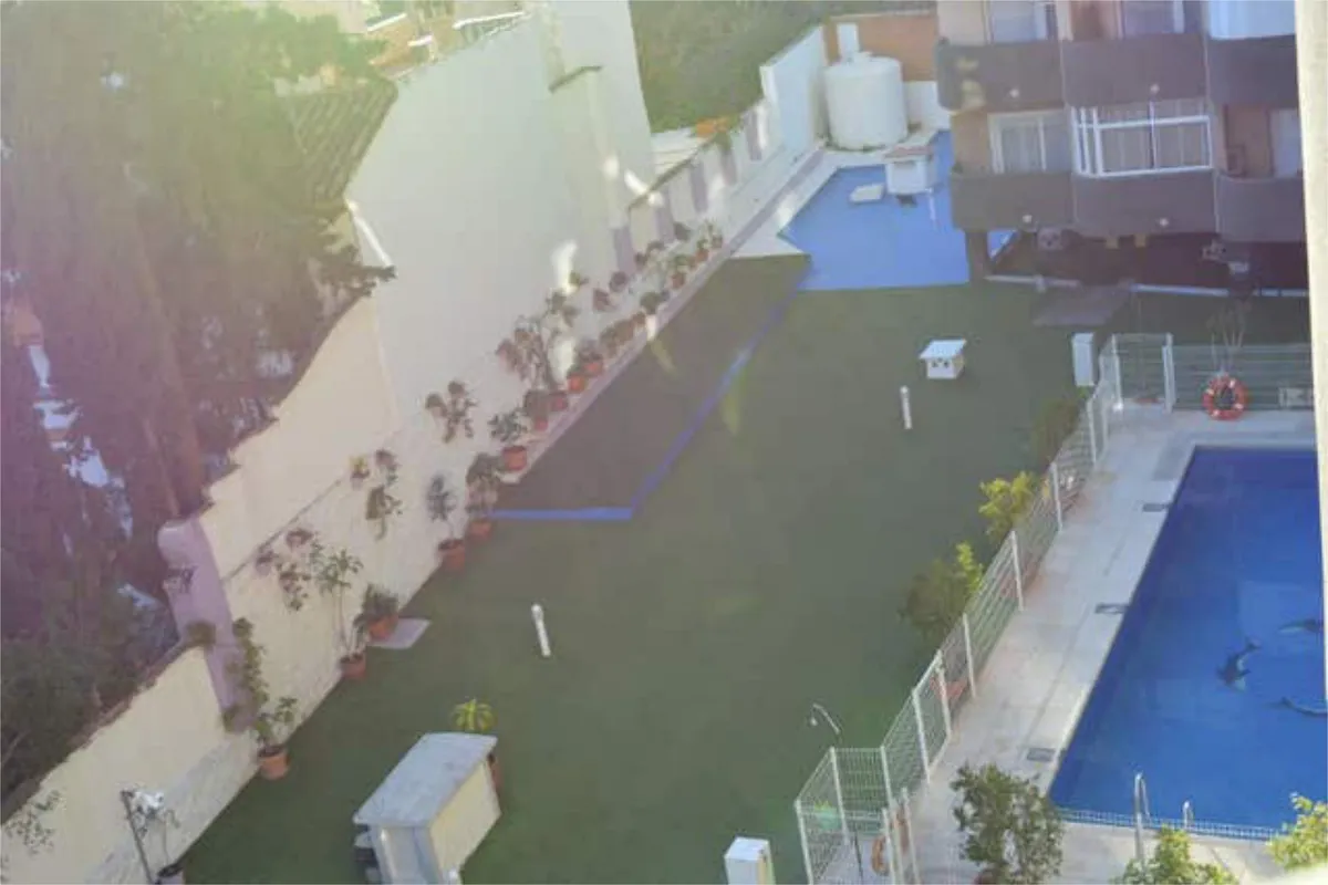 LARGA TEMPORADA . Se alquila desde 10.7.26 gran piso con vistas al mar en el centro de Torremolinos