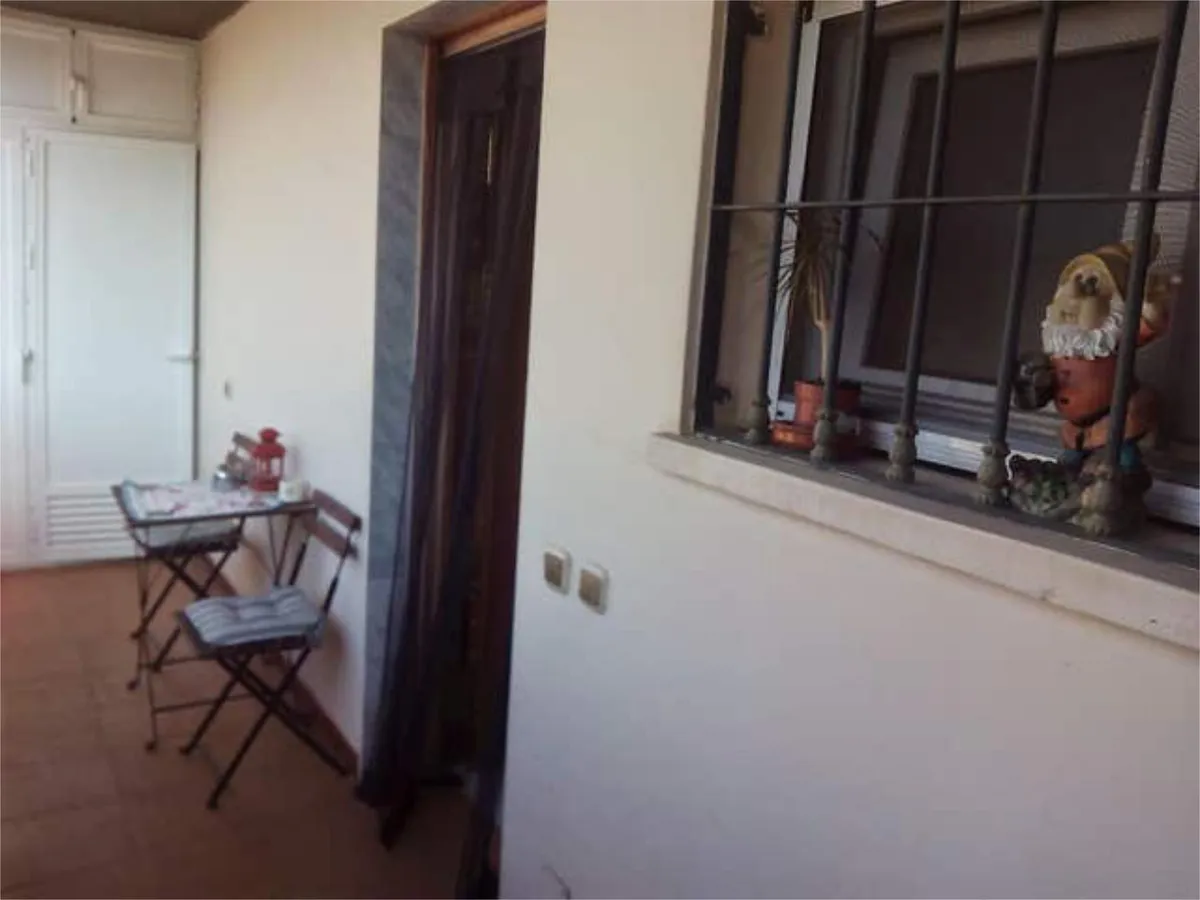 LARGA TEMPORADA . Se alquila desde 10.7.26 gran piso con vistas al mar en el centro de Torremolinos