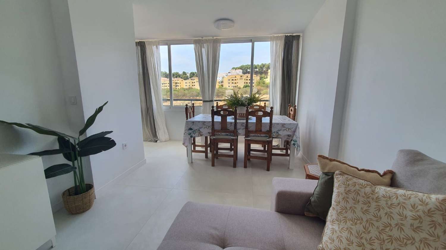 Halv sæson. Til leje fra 1.9.26 - 30.6.27 smuk penthouse i Mijas Costa