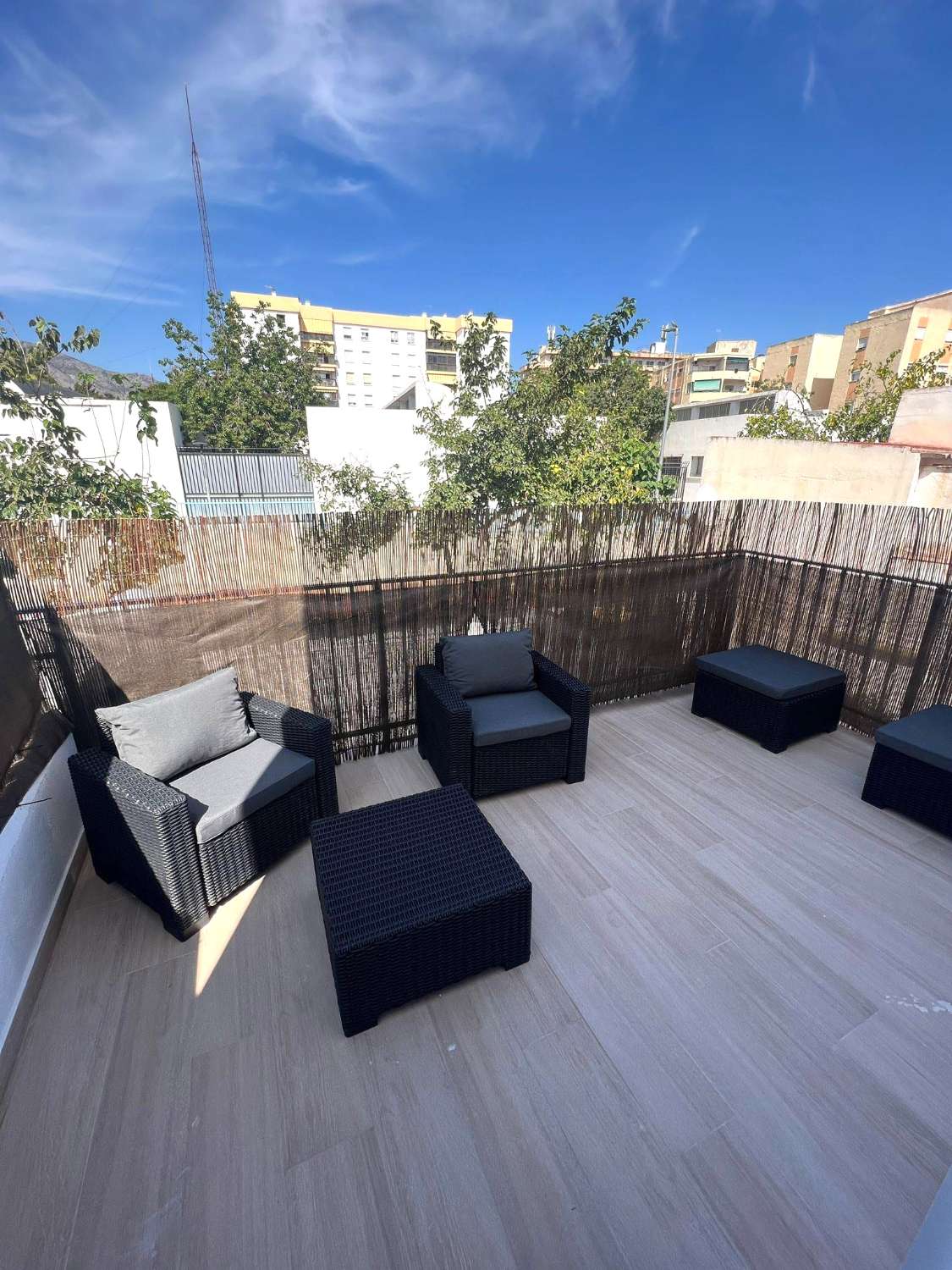 Midt i sæsonen. Til leje fra 1.9.26 - 30.6.27 Flot lejlighed i Torremolinos