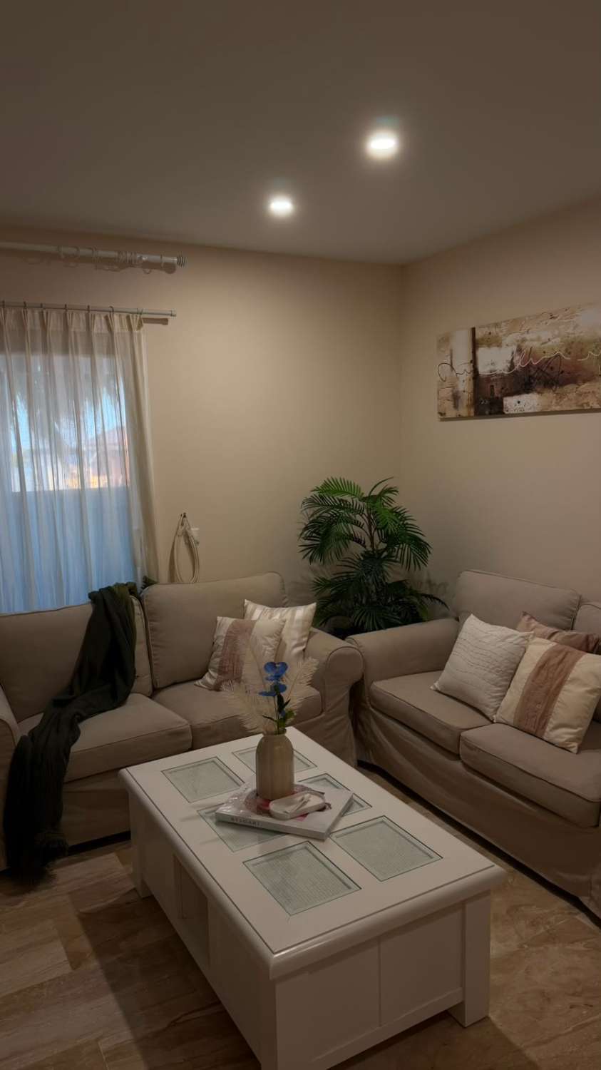 Larga Temporada Se alquila bonito apartamento  con vistas al mar en zona lagar - La  Cal Golf (Mijas  Costa)