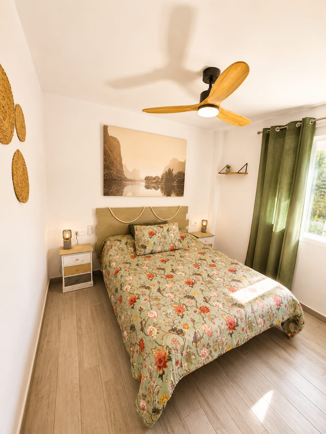 LANGFRISTIG. EINE GROSSARTIGE WOHNUNG MIT MEERBLICK IN BENALMADENA WIRD LANGFRISTIG VERMIETET.