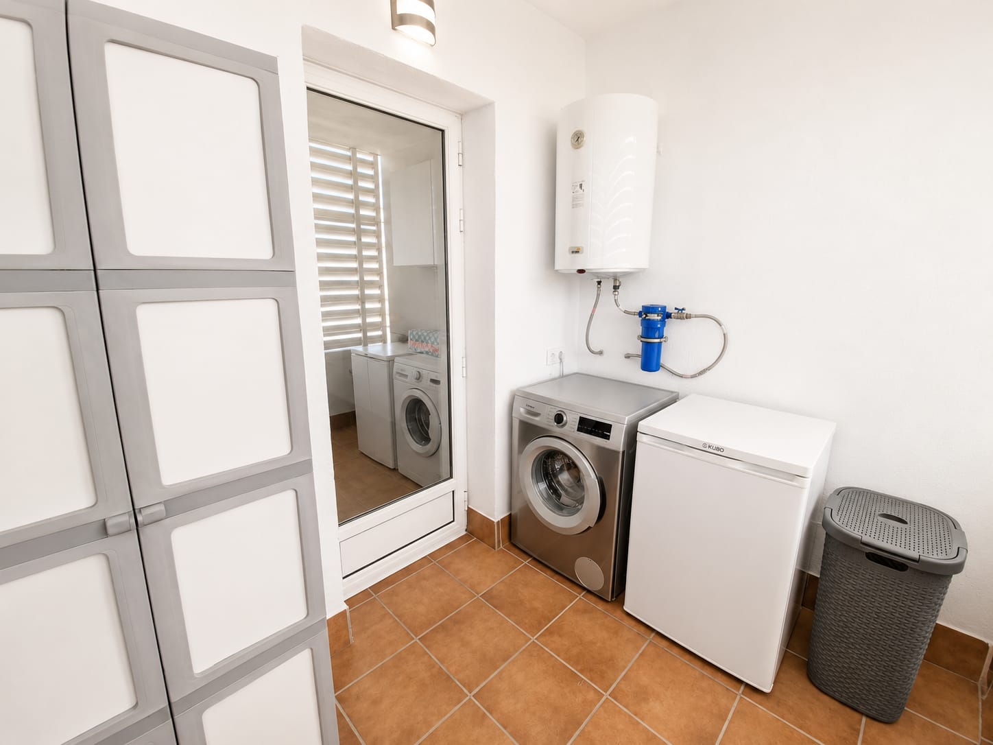 LANGFRISTIG. EINE GROSSARTIGE WOHNUNG MIT MEERBLICK IN BENALMADENA WIRD LANGFRISTIG VERMIETET.