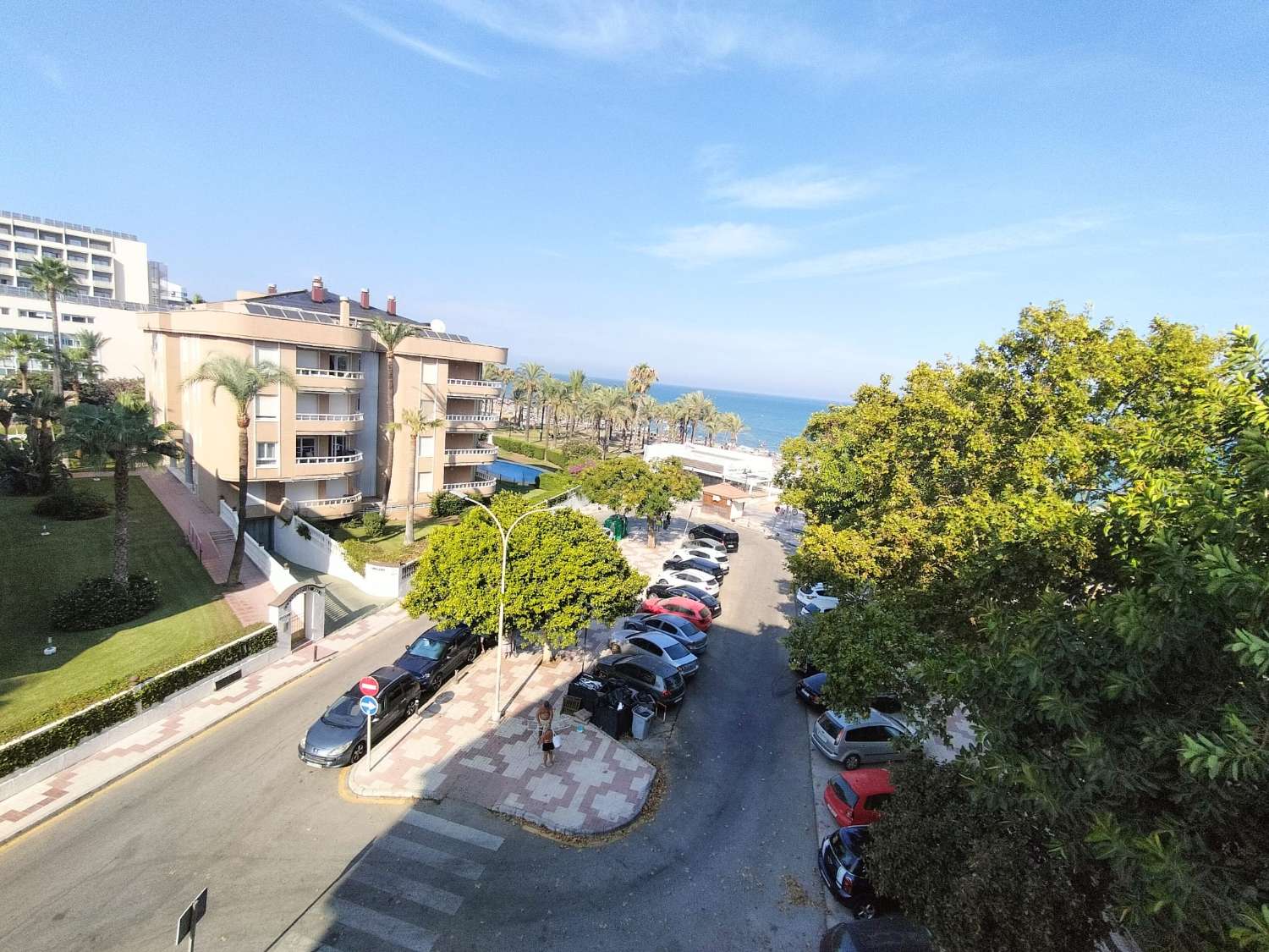 Se vende magnifico apartamento en  1ª línea de playa con vistas al mar de la Carihuela (Torremolinos)